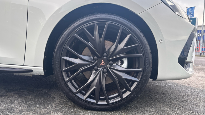 CUPRA Leon 1.5 eHybrid 204 Shadow Edition 5dr DSG Estate